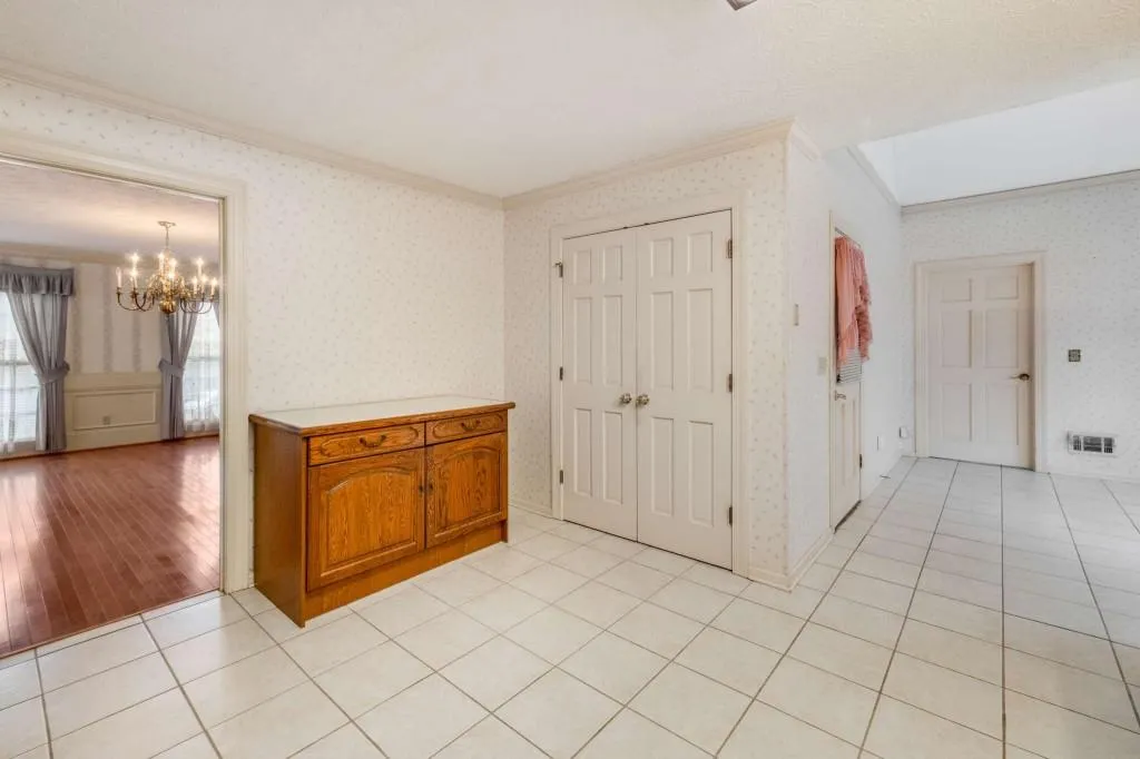 5000 Willow Bluff Drive, Sandy Springs, Georgia 30350, 4 Bedrooms Bedrooms, ,4 BathroomsBathrooms,Residential,Sold,5000 Willow Bluff Drive,7139571