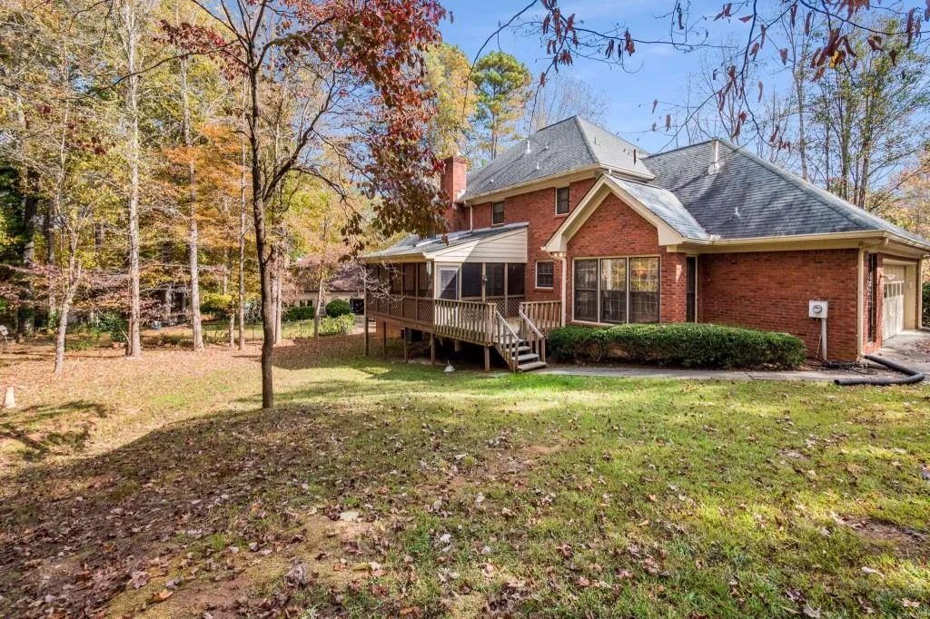 5000 Willow Bluff Drive, Sandy Springs, Georgia 30350, 4 Bedrooms Bedrooms, ,4 BathroomsBathrooms,Residential,Sold,5000 Willow Bluff Drive,7139571