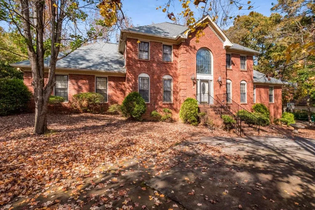 5000 Willow Bluff Drive, Sandy Springs, Georgia 30350, 4 Bedrooms Bedrooms, ,4 BathroomsBathrooms,Residential,Sold,5000 Willow Bluff Drive,7139571