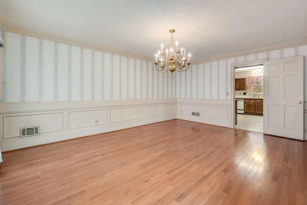 5000 Willow Bluff Drive, Sandy Springs, Georgia 30350, 4 Bedrooms Bedrooms, ,4 BathroomsBathrooms,Residential,Sold,5000 Willow Bluff Drive,7139571