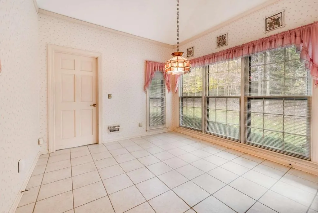 5000 Willow Bluff Drive, Sandy Springs, Georgia 30350, 4 Bedrooms Bedrooms, ,4 BathroomsBathrooms,Residential,Sold,5000 Willow Bluff Drive,7139571