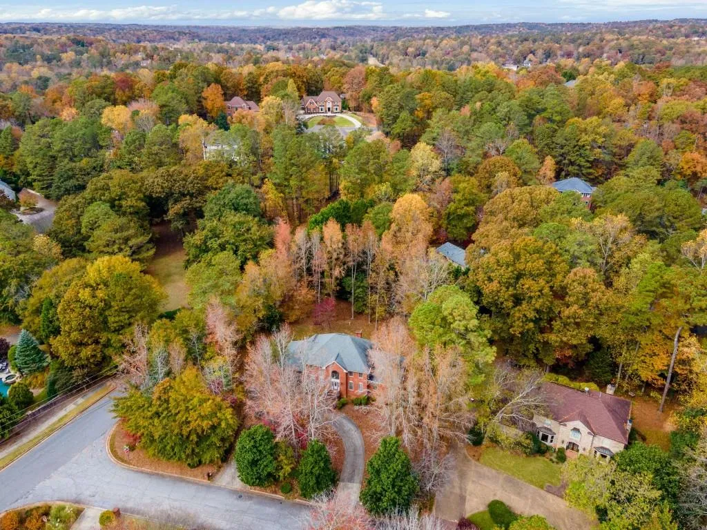 5000 Willow Bluff Drive, Sandy Springs, Georgia 30350, 4 Bedrooms Bedrooms, ,4 BathroomsBathrooms,Residential,Sold,5000 Willow Bluff Drive,7139571