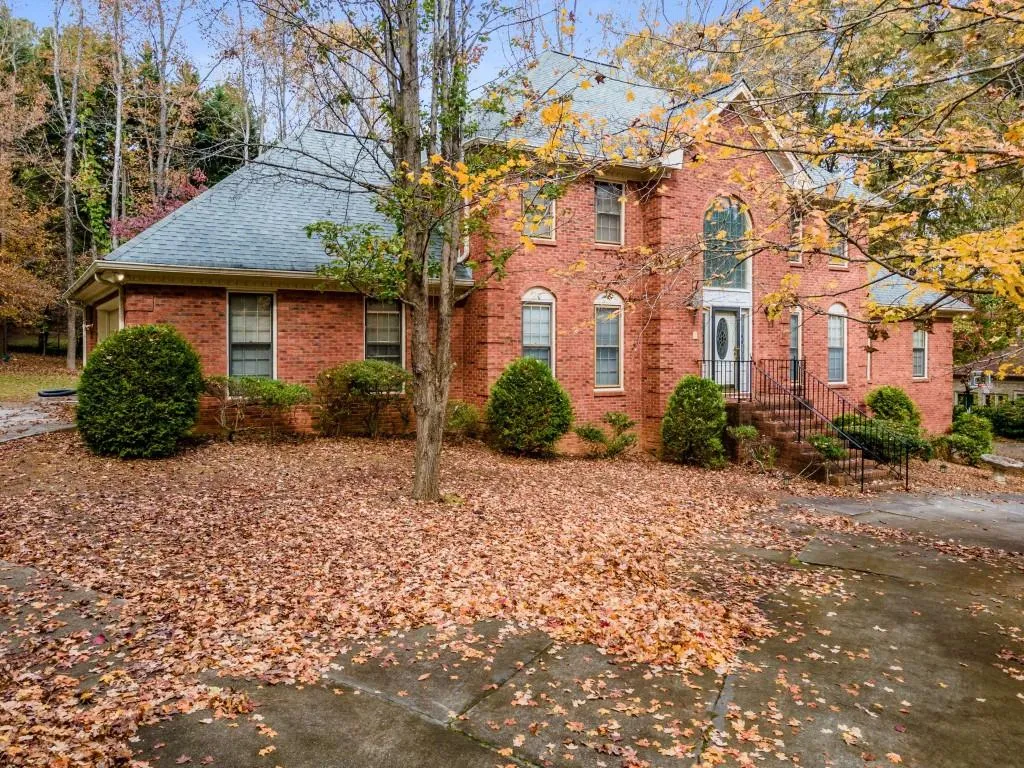 5000 Willow Bluff Drive, Sandy Springs, Georgia 30350, 4 Bedrooms Bedrooms, ,4 BathroomsBathrooms,Residential,Sold,5000 Willow Bluff Drive,7139571