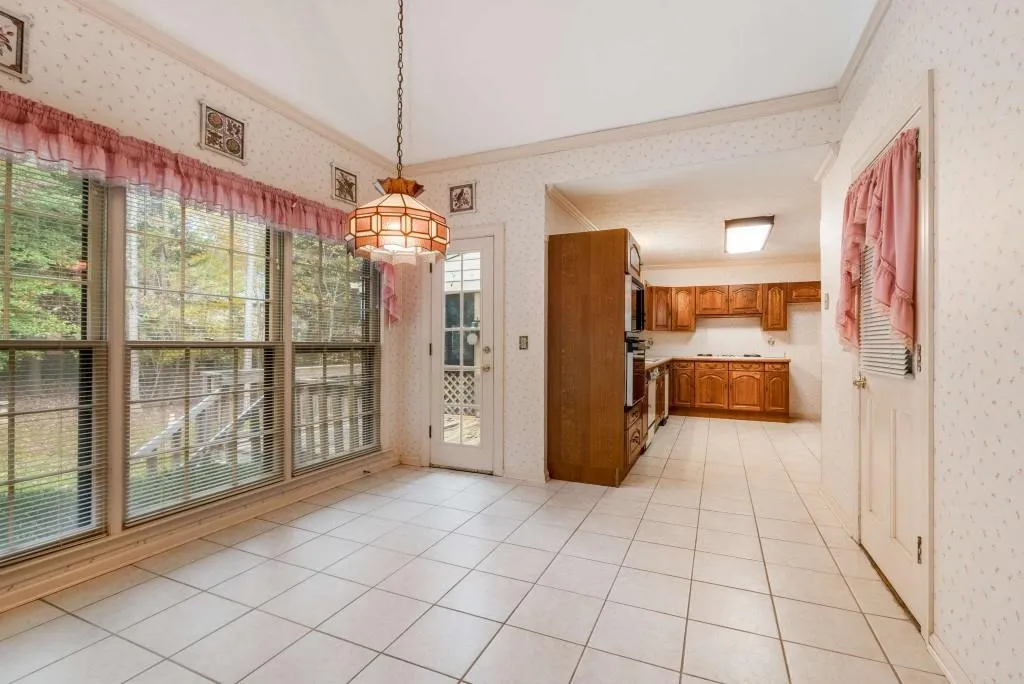 5000 Willow Bluff Drive, Sandy Springs, Georgia 30350, 4 Bedrooms Bedrooms, ,4 BathroomsBathrooms,Residential,Sold,5000 Willow Bluff Drive,7139571