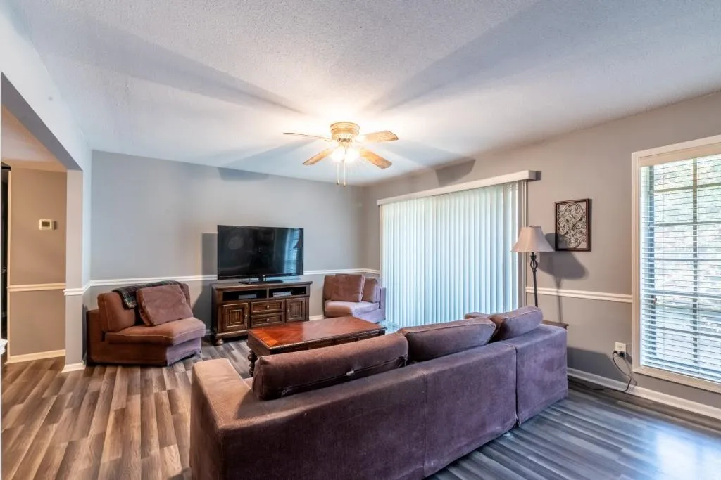 6851 Roswell Road Unit F-35, Sandy Springs, Georgia 30328, 2 Bedrooms Bedrooms, ,2 BathroomsBathrooms,Residential,Sold,6851 Roswell Road Unit F-35,7031844