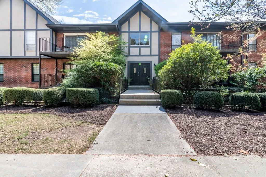 6851 Roswell Road Unit F-35, Sandy Springs, Georgia 30328, 2 Bedrooms Bedrooms, ,2 BathroomsBathrooms,Residential,Sold,6851 Roswell Road Unit F-35,7031844