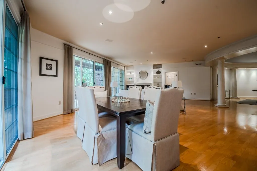 3101 Howell Mill Road Unit 117, Atlanta, Georgia 30327, 2 Bedrooms Bedrooms, ,2 BathroomsBathrooms,Residential,Sold,3101 Howell Mill Road Unit 117,5891378