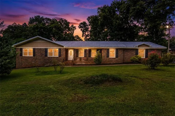 134 Ellen Hand Circle, Cedartown, Georgia 30125