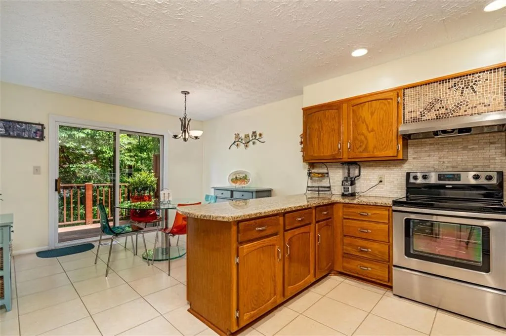 277 The South Chace Unit 277, Atlanta, Georgia 30328, 3 Bedrooms Bedrooms, ,2 BathroomsBathrooms,Residential,Sold,277 The South Chace Unit 277,6886165