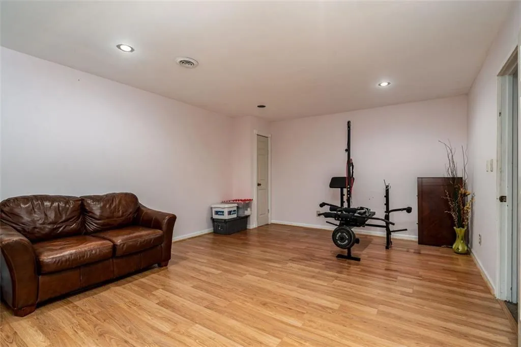 277 The South Chace Unit 277, Atlanta, Georgia 30328, 3 Bedrooms Bedrooms, ,2 BathroomsBathrooms,Residential,Sold,277 The South Chace Unit 277,6886165