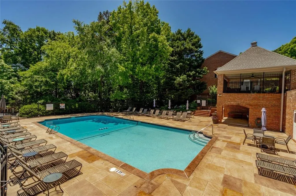 277 The South Chace Unit 277, Atlanta, Georgia 30328, 3 Bedrooms Bedrooms, ,2 BathroomsBathrooms,Residential,Sold,277 The South Chace Unit 277,6886165