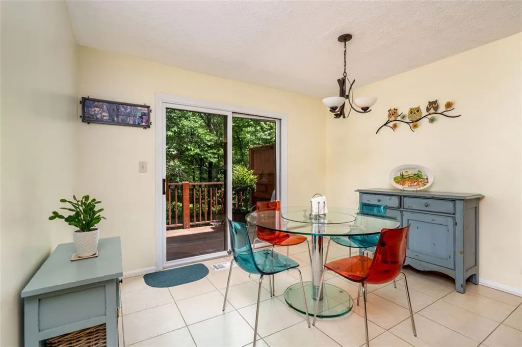 277 The South Chace Unit 277, Atlanta, Georgia 30328, 3 Bedrooms Bedrooms, ,2 BathroomsBathrooms,Residential,Sold,277 The South Chace Unit 277,6886165