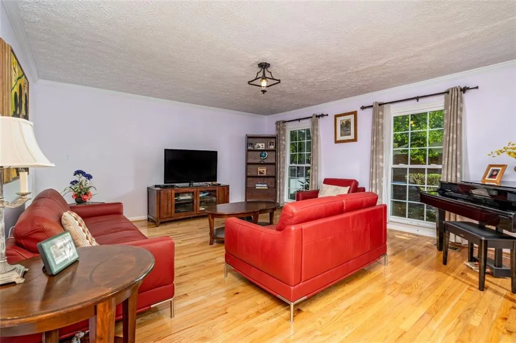 277 The South Chace Unit 277, Atlanta, Georgia 30328, 3 Bedrooms Bedrooms, ,2 BathroomsBathrooms,Residential,Sold,277 The South Chace Unit 277,6886165