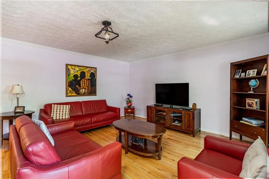 277 The South Chace Unit 277, Atlanta, Georgia 30328, 3 Bedrooms Bedrooms, ,2 BathroomsBathrooms,Residential,Sold,277 The South Chace Unit 277,6886165