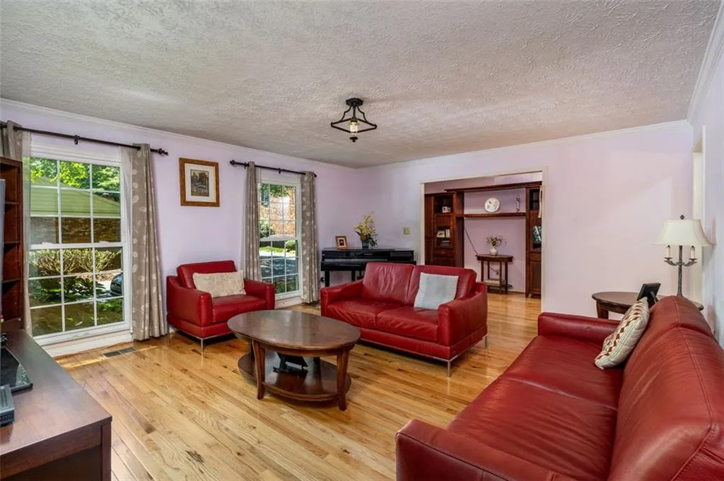 277 The South Chace Unit 277, Atlanta, Georgia 30328, 3 Bedrooms Bedrooms, ,2 BathroomsBathrooms,Residential,Sold,277 The South Chace Unit 277,6886165