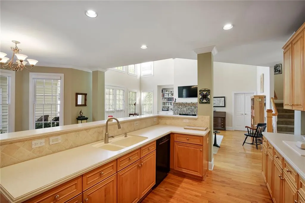 3503 Greenwood Close, Sandy Springs, Georgia 30319, 5 Bedrooms Bedrooms, ,5 BathroomsBathrooms,Residential,Sold,3503 Greenwood Close,7196327