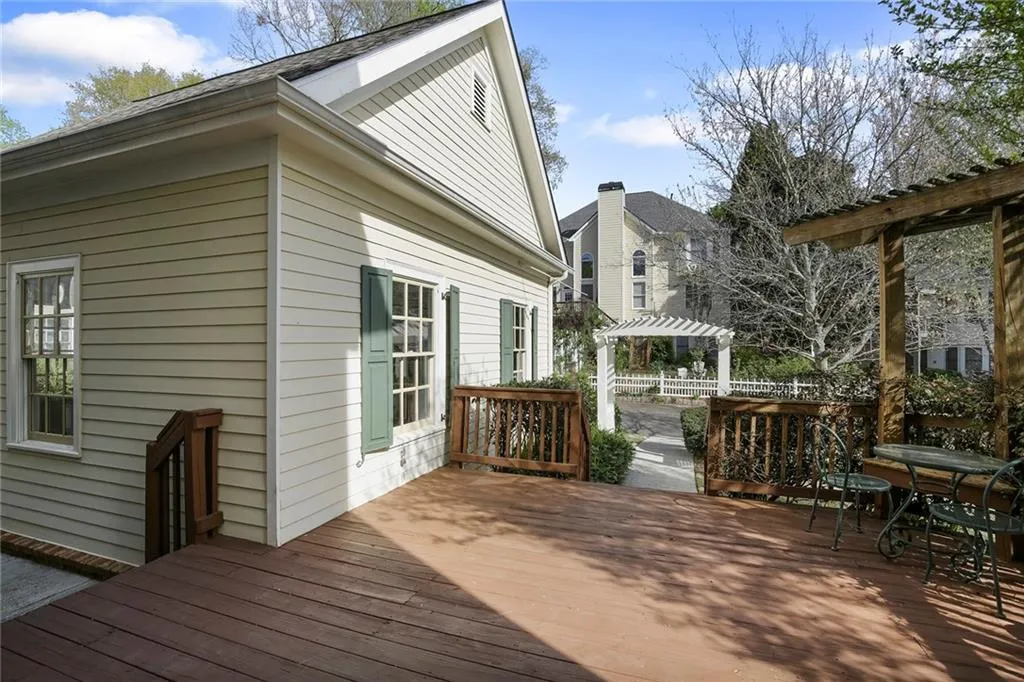 3503 Greenwood Close, Sandy Springs, Georgia 30319, 5 Bedrooms Bedrooms, ,5 BathroomsBathrooms,Residential,Sold,3503 Greenwood Close,7196327