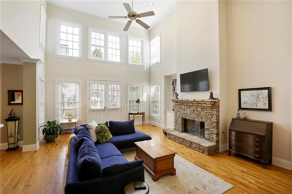 3503 Greenwood Close, Sandy Springs, Georgia 30319, 5 Bedrooms Bedrooms, ,5 BathroomsBathrooms,Residential,Sold,3503 Greenwood Close,7196327