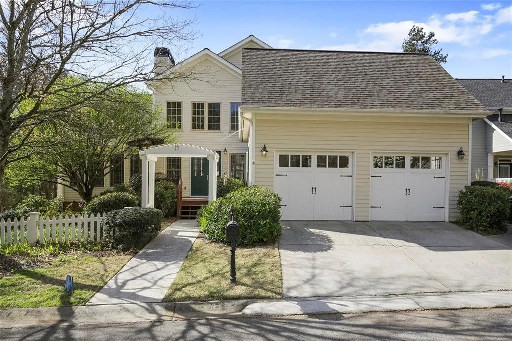 3503 Greenwood Close, Sandy Springs, Georgia 30319, 5 Bedrooms Bedrooms, ,5 BathroomsBathrooms,Residential,Sold,3503 Greenwood Close,7196327