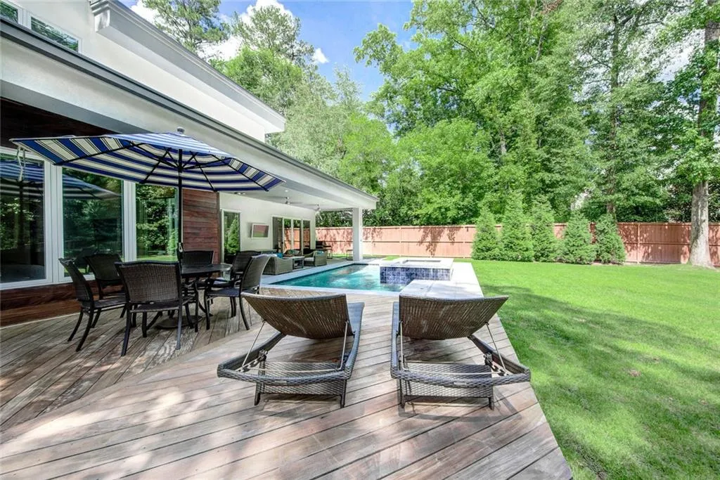 575 Windsor Parkway, Atlanta, Georgia 30342, 4 Bedrooms Bedrooms, ,4 BathroomsBathrooms,Residential,Sold,575 Windsor Parkway,6745104