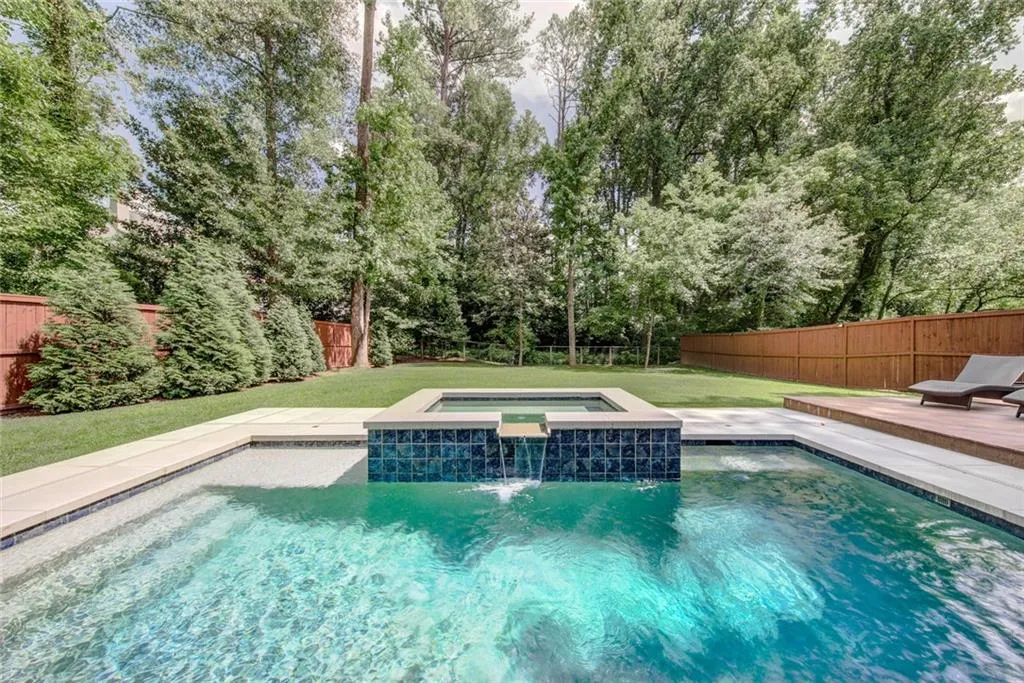 575 Windsor Parkway, Atlanta, Georgia 30342, 4 Bedrooms Bedrooms, ,4 BathroomsBathrooms,Residential,Sold,575 Windsor Parkway,6745104