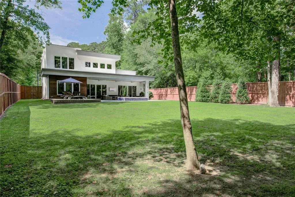 575 Windsor Parkway, Atlanta, Georgia 30342, 4 Bedrooms Bedrooms, ,4 BathroomsBathrooms,Residential,Sold,575 Windsor Parkway,6745104