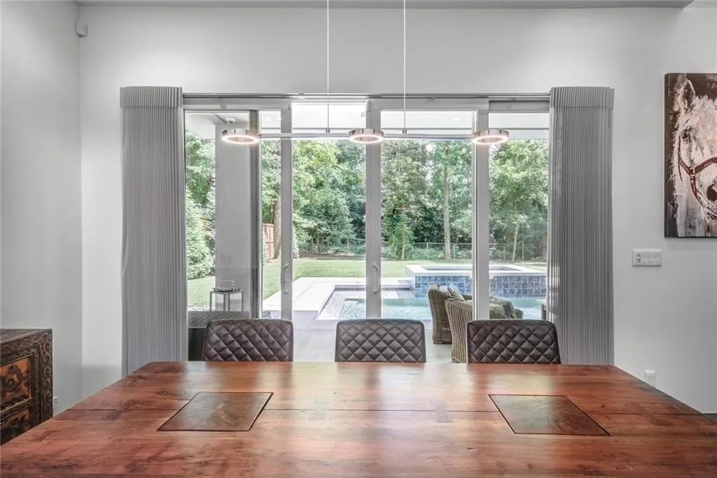 575 Windsor Parkway, Atlanta, Georgia 30342, 4 Bedrooms Bedrooms, ,4 BathroomsBathrooms,Residential,Sold,575 Windsor Parkway,6745104