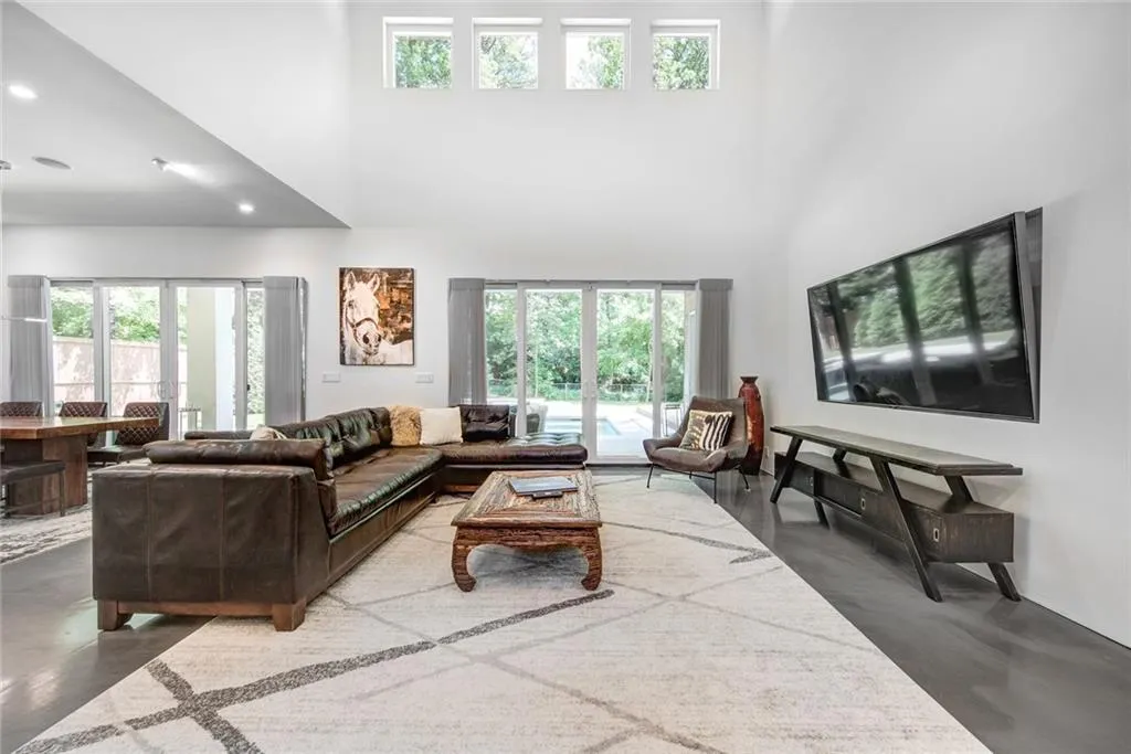 575 Windsor Parkway, Atlanta, Georgia 30342, 4 Bedrooms Bedrooms, ,4 BathroomsBathrooms,Residential,Sold,575 Windsor Parkway,6745104