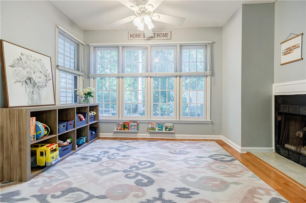 913 Garden Court, Sandy Springs, Georgia 30328, 2 Bedrooms Bedrooms, ,2 BathroomsBathrooms,Residential,Sold,913 Garden Court,7284862