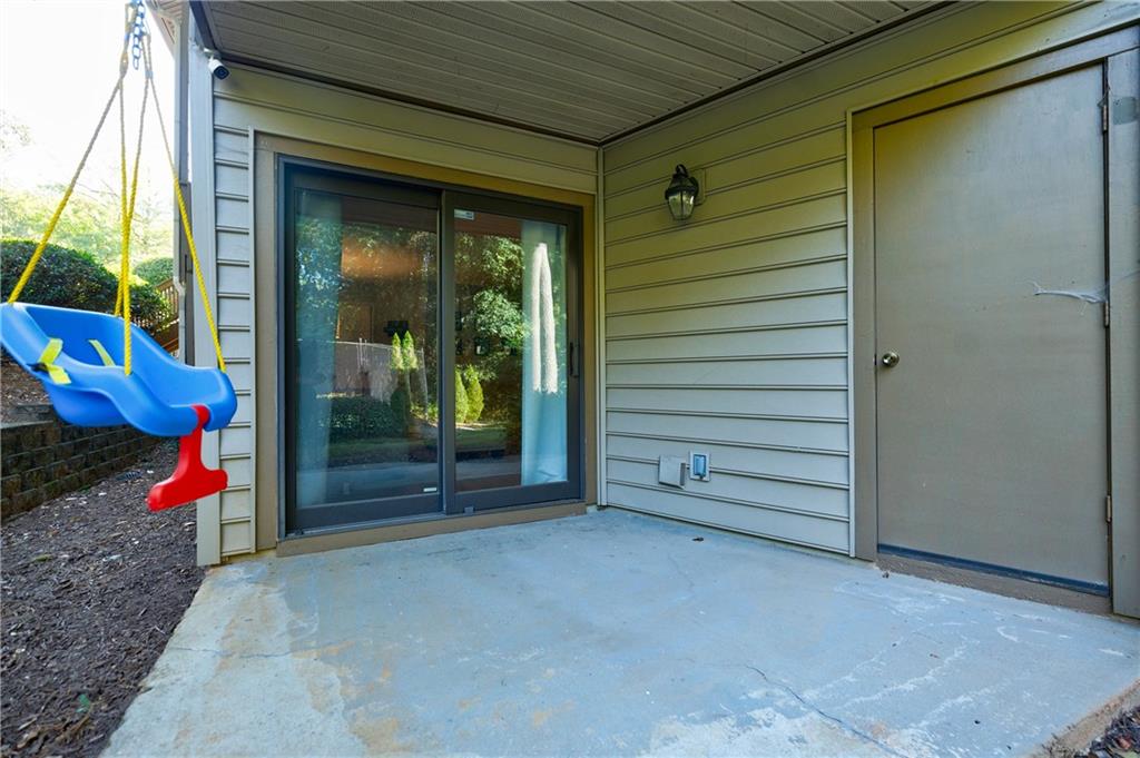 913 Garden Court, Sandy Springs, Georgia 30328, 2 Bedrooms Bedrooms, ,2 BathroomsBathrooms,Residential,Sold,913 Garden Court,7284862