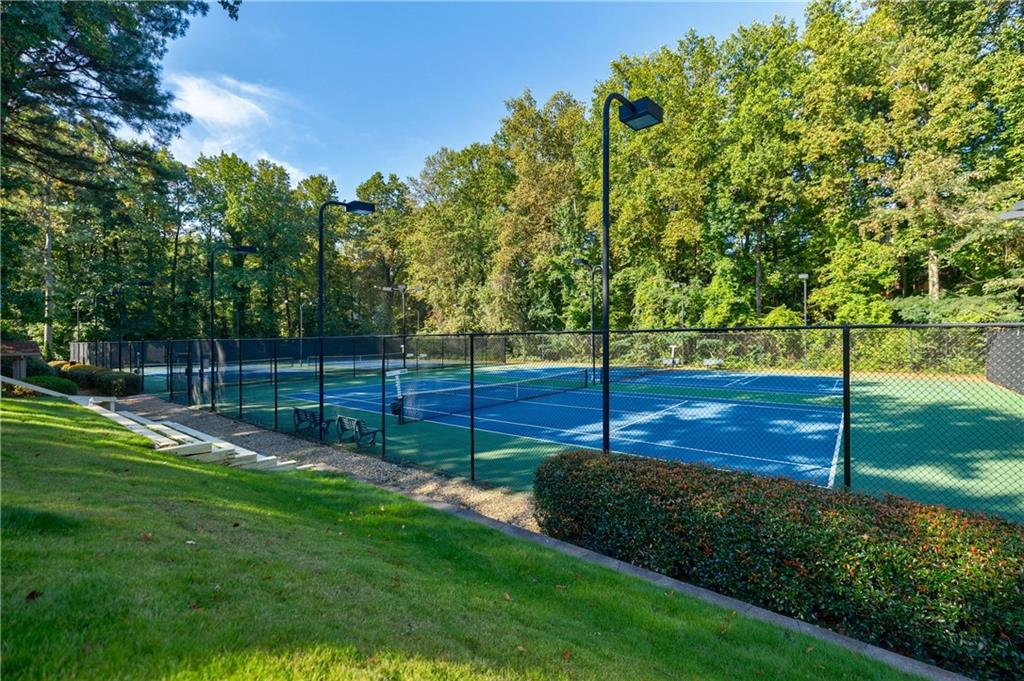 913 Garden Court, Sandy Springs, Georgia 30328, 2 Bedrooms Bedrooms, ,2 BathroomsBathrooms,Residential,Sold,913 Garden Court,7284862