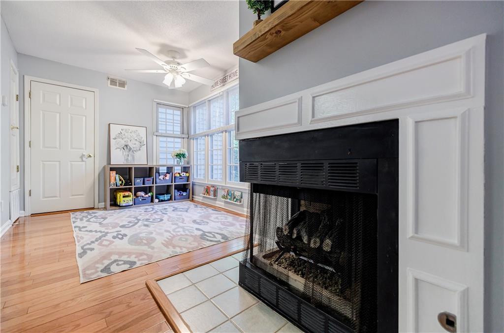 913 Garden Court, Sandy Springs, Georgia 30328, 2 Bedrooms Bedrooms, ,2 BathroomsBathrooms,Residential,Sold,913 Garden Court,7284862