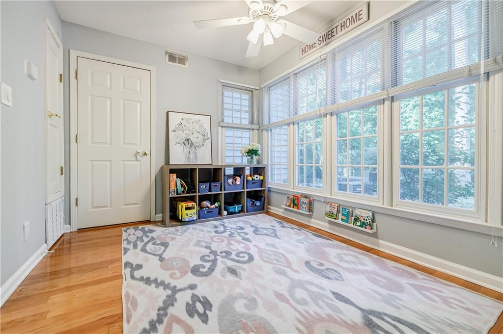 913 Garden Court, Sandy Springs, Georgia 30328, 2 Bedrooms Bedrooms, ,2 BathroomsBathrooms,Residential,Sold,913 Garden Court,7284862