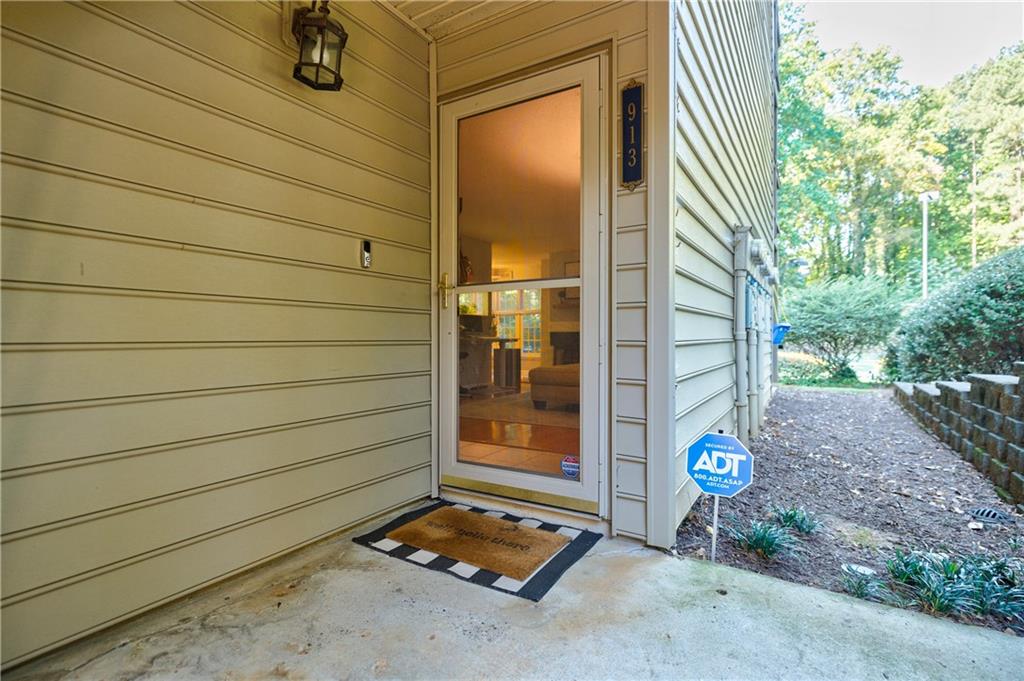 913 Garden Court, Sandy Springs, Georgia 30328, 2 Bedrooms Bedrooms, ,2 BathroomsBathrooms,Residential,Sold,913 Garden Court,7284862