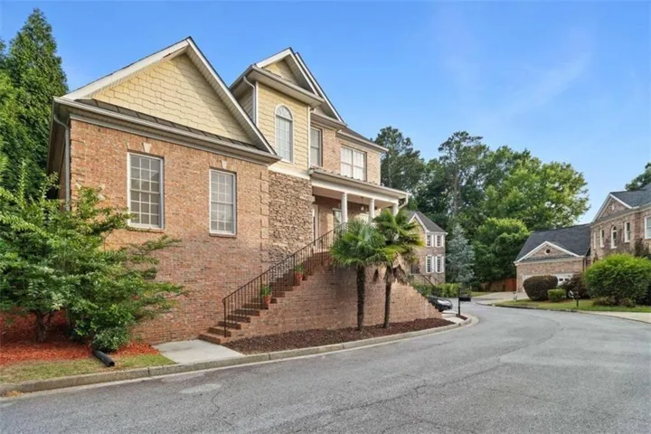 1711 Summit Glen Lane, Atlanta, Georgia 30329