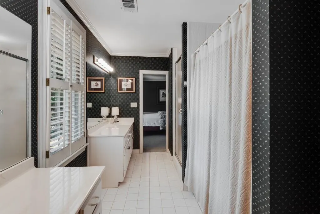 815 Marseilles Drive, Sandy Springs, Georgia 30327, 5 Bedrooms Bedrooms, ,4 BathroomsBathrooms,Residential,Sold,815 Marseilles Drive,7239825