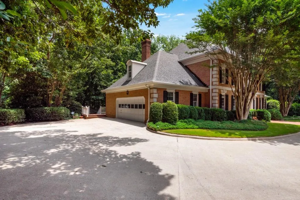 815 Marseilles Drive, Sandy Springs, Georgia 30327, 5 Bedrooms Bedrooms, ,4 BathroomsBathrooms,Residential,Sold,815 Marseilles Drive,7239825