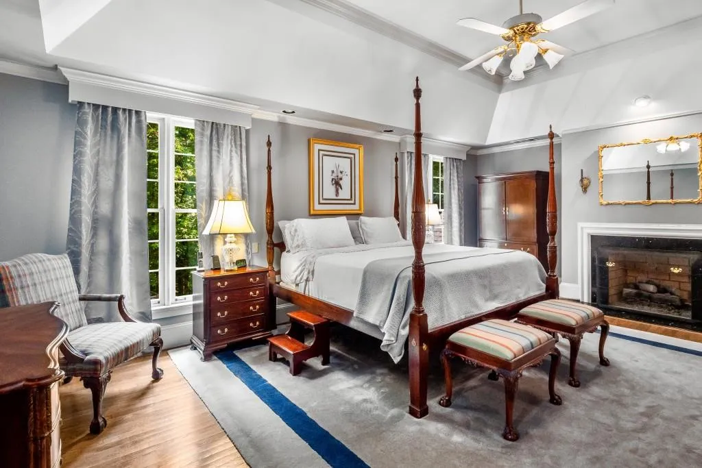 815 Marseilles Drive, Sandy Springs, Georgia 30327, 5 Bedrooms Bedrooms, ,4 BathroomsBathrooms,Residential,Sold,815 Marseilles Drive,7239825