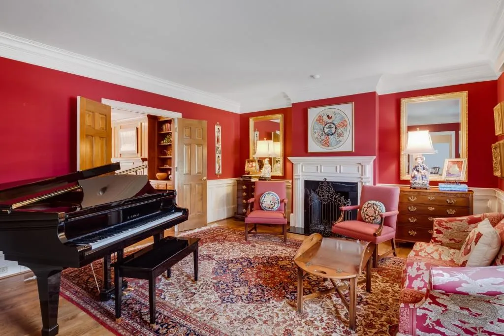 815 Marseilles Drive, Sandy Springs, Georgia 30327, 5 Bedrooms Bedrooms, ,4 BathroomsBathrooms,Residential,Sold,815 Marseilles Drive,7239825