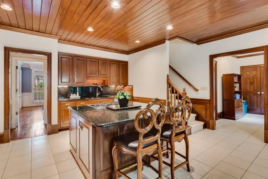 815 Marseilles Drive, Sandy Springs, Georgia 30327, 5 Bedrooms Bedrooms, ,4 BathroomsBathrooms,Residential,Sold,815 Marseilles Drive,7239825