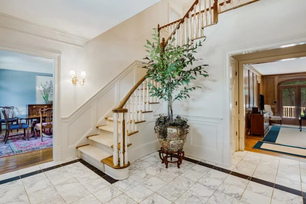 815 Marseilles Drive, Sandy Springs, Georgia 30327, 5 Bedrooms Bedrooms, ,4 BathroomsBathrooms,Residential,Sold,815 Marseilles Drive,7239825