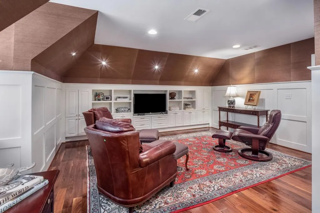 815 Marseilles Drive, Sandy Springs, Georgia 30327, 5 Bedrooms Bedrooms, ,4 BathroomsBathrooms,Residential,Sold,815 Marseilles Drive,7239825