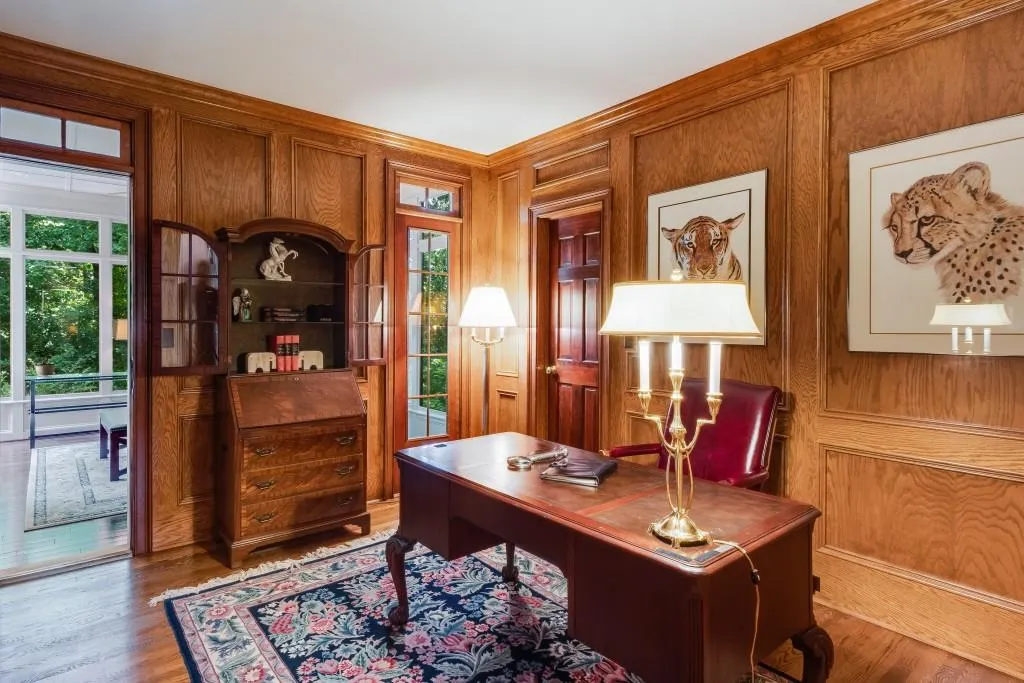 815 Marseilles Drive, Sandy Springs, Georgia 30327, 5 Bedrooms Bedrooms, ,4 BathroomsBathrooms,Residential,Sold,815 Marseilles Drive,7239825