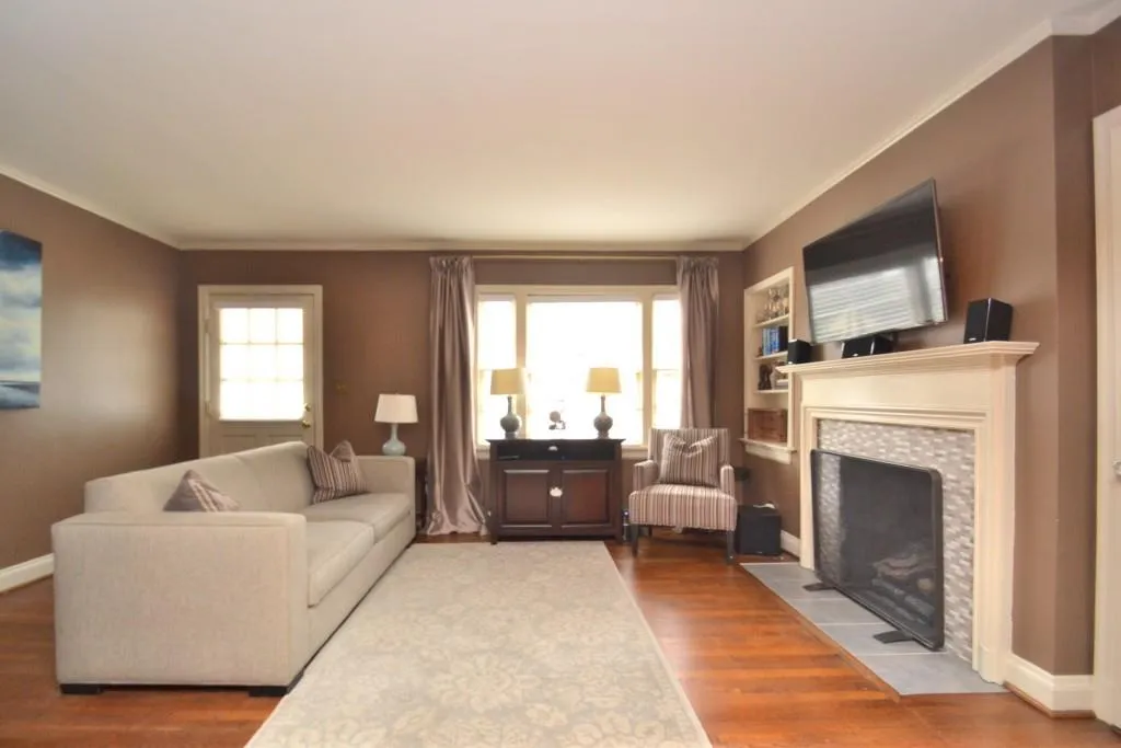 240 Eureka Drive Ne, Atlanta, Georgia 30305, 3 Bedrooms Bedrooms, ,2 BathroomsBathrooms,Residential,Sold,240 Eureka Drive Ne,5964945