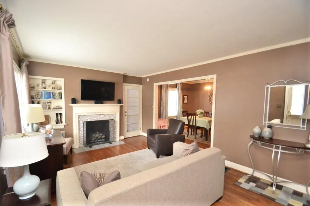 240 Eureka Drive Ne, Atlanta, Georgia 30305, 3 Bedrooms Bedrooms, ,2 BathroomsBathrooms,Residential,Sold,240 Eureka Drive Ne,5964945