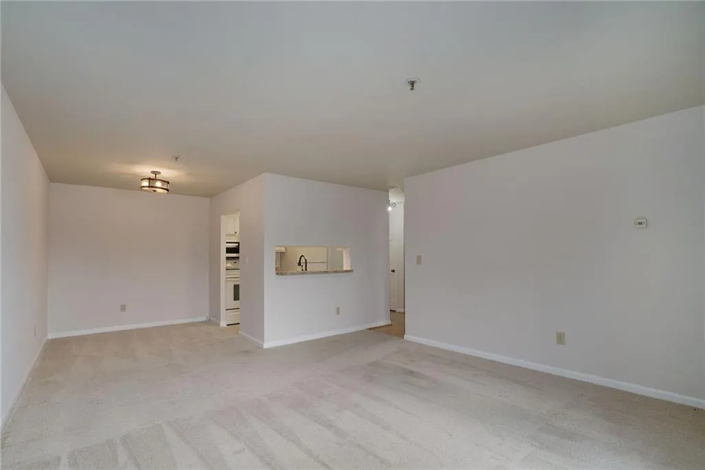 300 Johnson Ferry Road NE Unit A510, Sandy Springs, Georgia 30328, 1 Bedroom Bedrooms, ,1 BathroomBathrooms,Residential,Sold,300 Johnson Ferry Road NE Unit A510,7342018