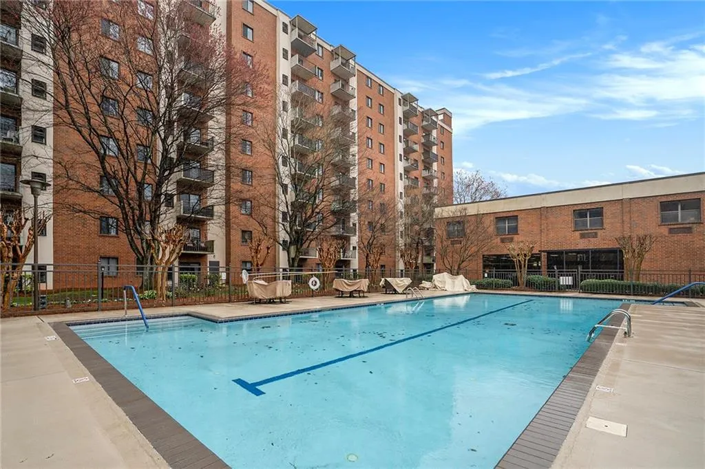 As promised, here's the pool below.