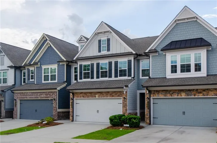 Outstanding Value - Great Suwanee Loacation - MUST SEE