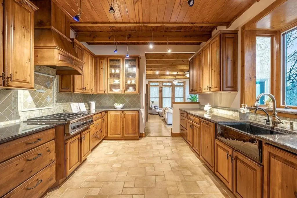 435 Stone Mill Trail, Sandy Springs, Georgia 30328, 4 Bedrooms Bedrooms, ,3 BathroomsBathrooms,Residential,Sold,435 Stone Mill Trail,7020406