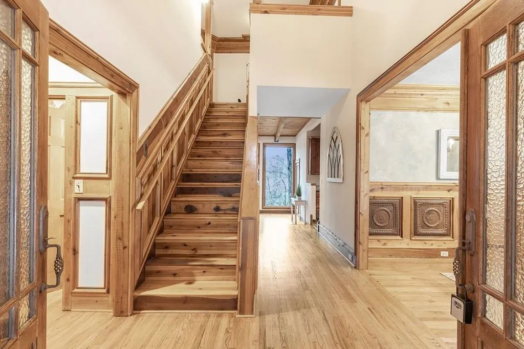 435 Stone Mill Trail, Sandy Springs, Georgia 30328, 4 Bedrooms Bedrooms, ,3 BathroomsBathrooms,Residential,Sold,435 Stone Mill Trail,7020406